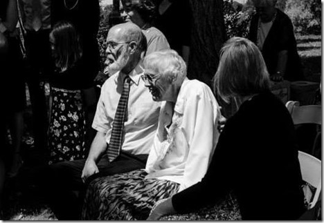 1157611_10207307367946367_8800713933643147298_nblack and white gram edit